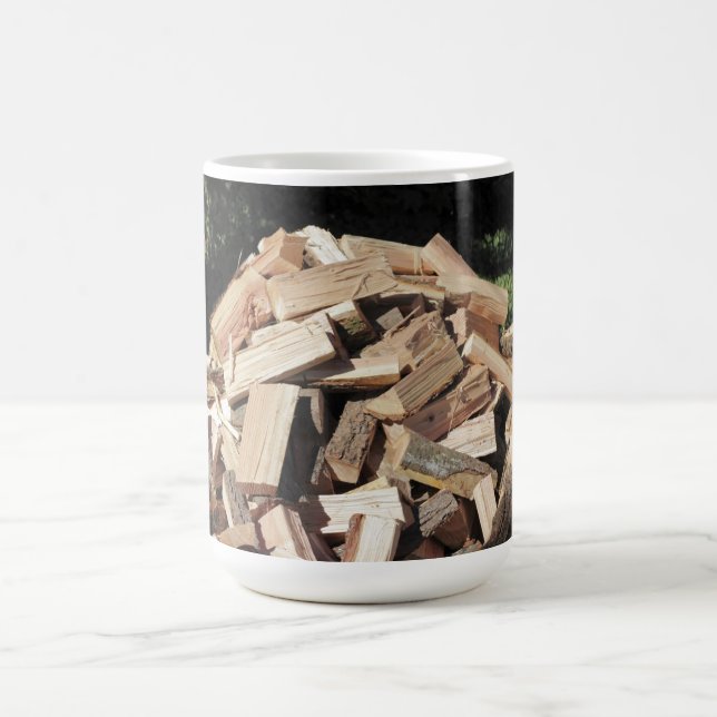 Mug Pile en bois coupée dehors (Centre)