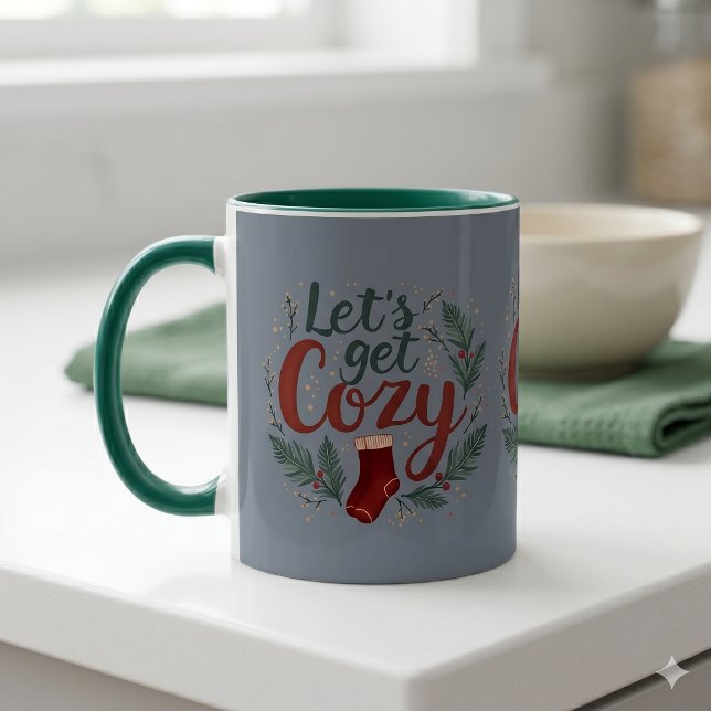Mug Pine de Fêtes Cozy Baie Lettre Bleu (Cozy Holiday Pine Berry Lettering Blue Mug)