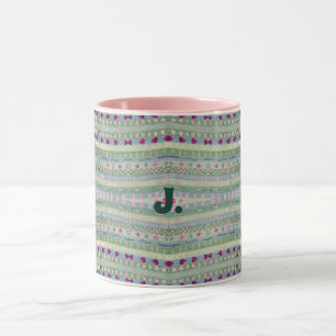 Mug Pink and Green Pretty Hearts Motif et une lettre