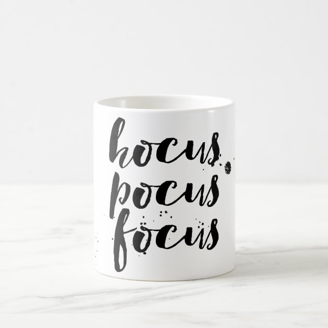 Mug PixDezines Hocus/Pocus/Focus (Centre)
