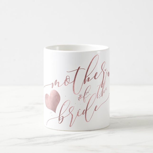 Mug PixDezines Mère de la mariée/Rose de Faux Script G (Centre)