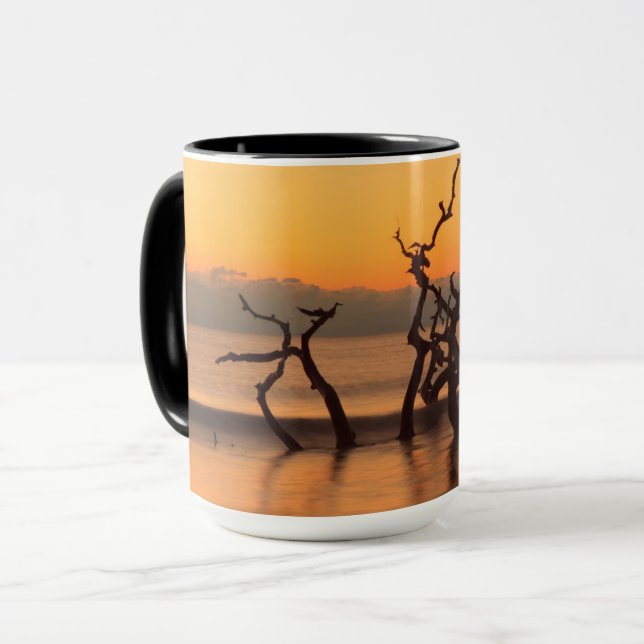 Mug Plage de bois flotté au lever du soleil Jekyll Isl (Devant gauche)