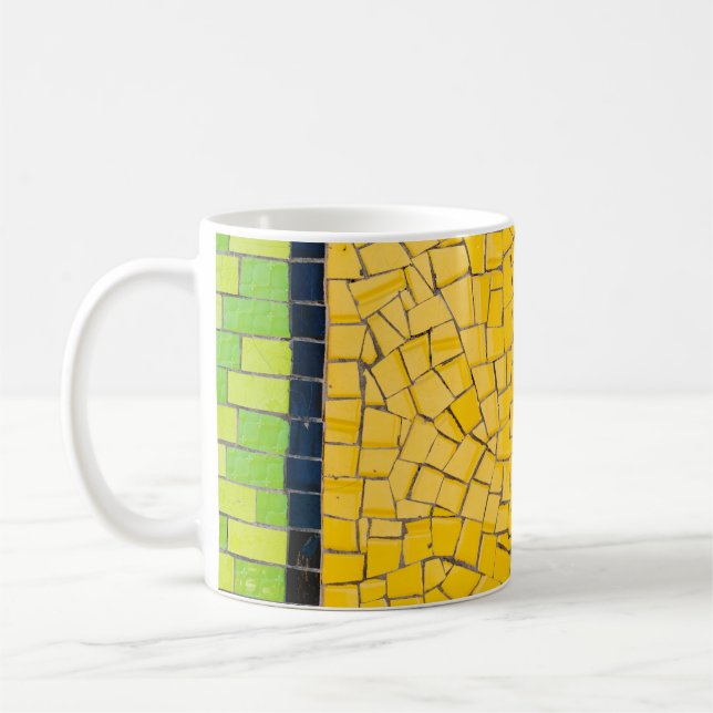 Mug Planification murale en briques jaunes, noires et  (Gauche)