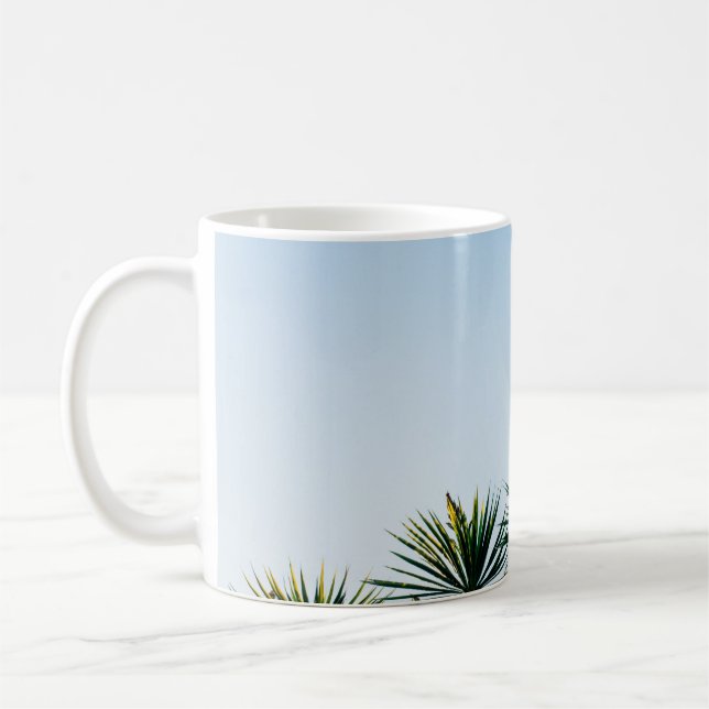 Mug Plantes de feuilles vertes sous ciel clair (Gauche)