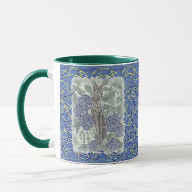 Mug Plat Au Milieu Des Fleurs D'Hydrangée (Gauche)