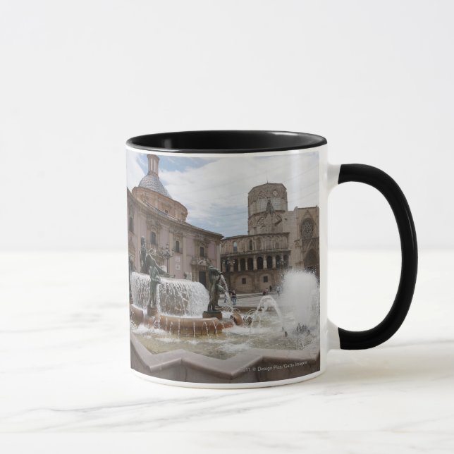Mug Plaza De La Virgin et Basilica De Virgen (Droite)