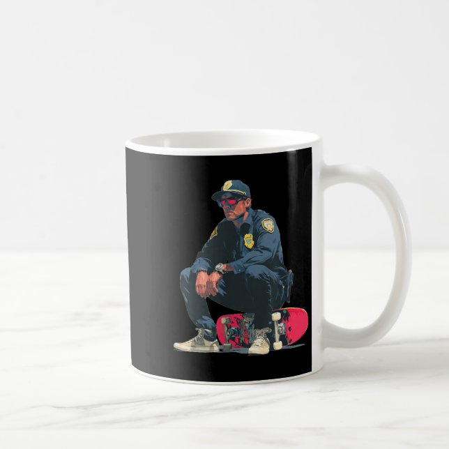 Mug Policier aux lunettes de soleil cool avec skateboa (Droite)