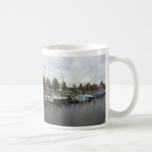 Mug Port hollandais avec des arbres verts et rouges Mu