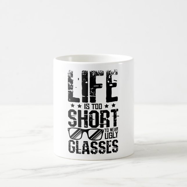 Mug Porter des lunettes moches (Centre)
