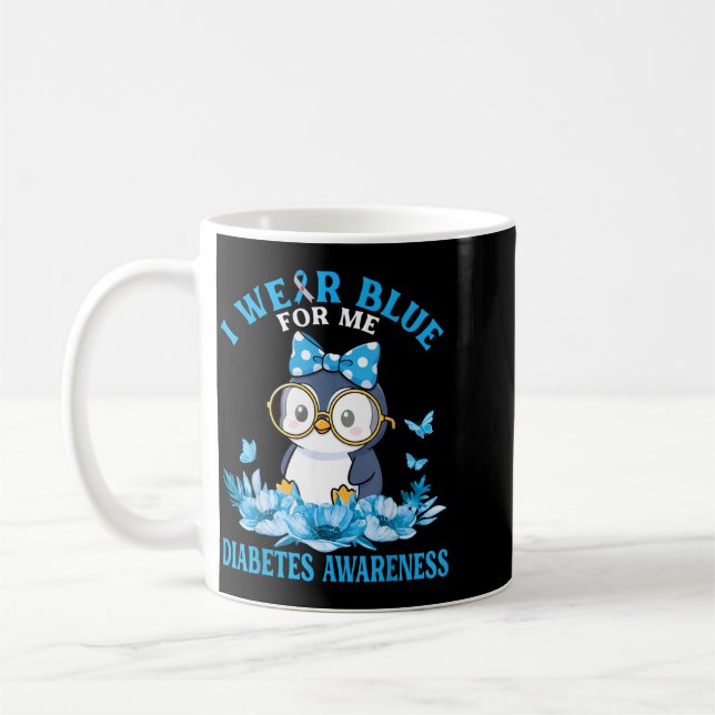 Mug Portez du bleu pour les fleurs de pingouin mignon  (Gauche)