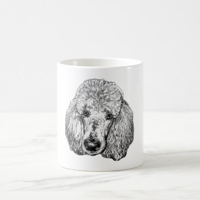 Mug Portrait de Caniche – Art détaillé en noir et  (Centre)