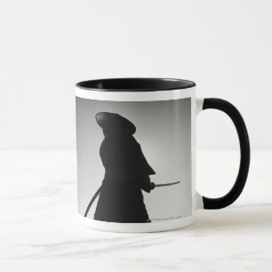 Mug Portrait d'un guerrier samouraï tenant une épée