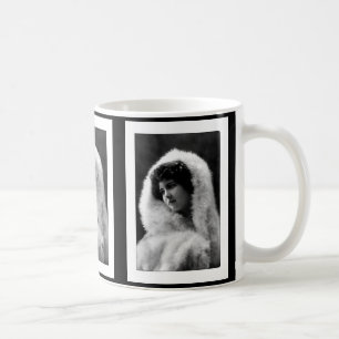 Mug pose de cameo de femme victorienne