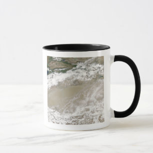 Mug Poussière et nuages planaient au-dessus du Taklima