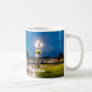 Mug Prato della Valle la nuit à Padova, Italie