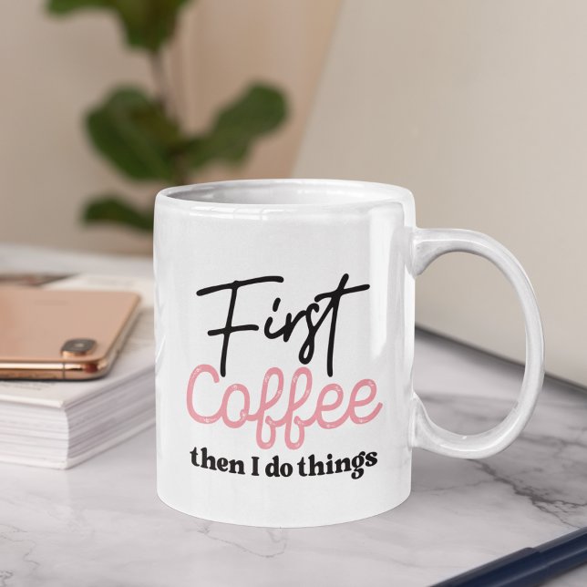Mug Premier café Puis je fais des choses, Amoureux de  (Créateur téléchargé)