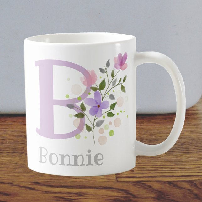 Mug Premier nom initial plus Bonnie avec fleurs (Créateur téléchargé)