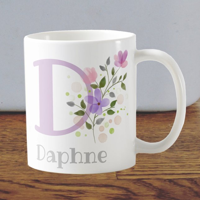 Mug Premier nom initial plus Daphné avec fleurs (Créateur téléchargé)