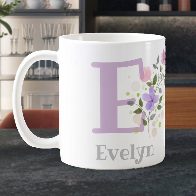 Mug Premier nom initial plus Evelyn avec fleurs (Créateur téléchargé)
