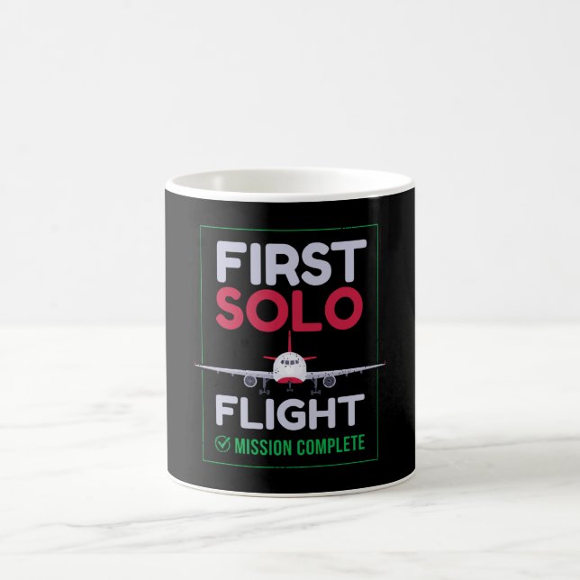 Mug Premier vol d'avion en solo (Centre)