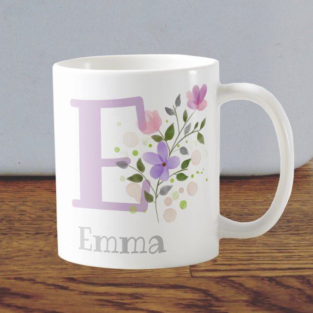 Mug Première initiale plus le nom Emma avec des fleurs (Créateur téléchargé)