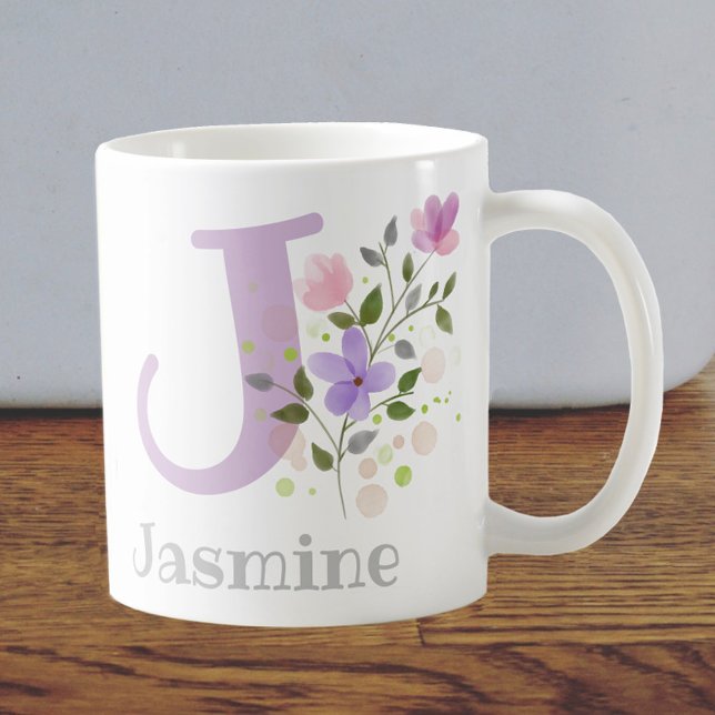 Mug Première initiale plus nom Jasmine avec des fleurs (Créateur téléchargé)