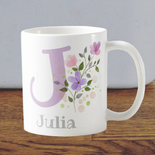 Mug Première initiale plus nom Julia avec des fleurs