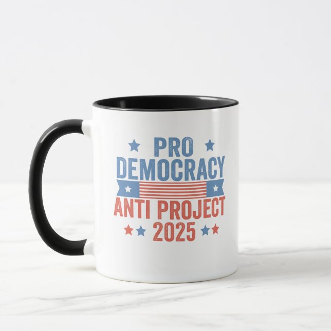 Mug Pro Democracy Anti Project 2025 Trump républicain (Gauche)