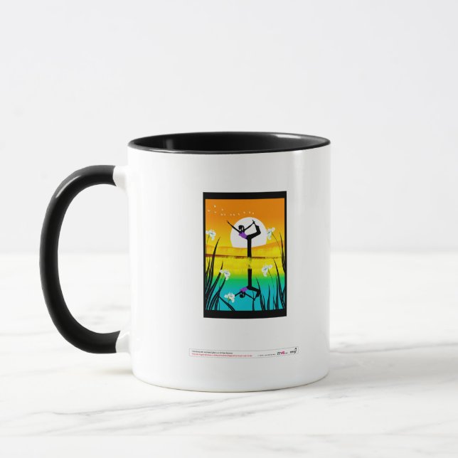 Mug Profil latéral d'un yoga de pratique de femme (Gauche)