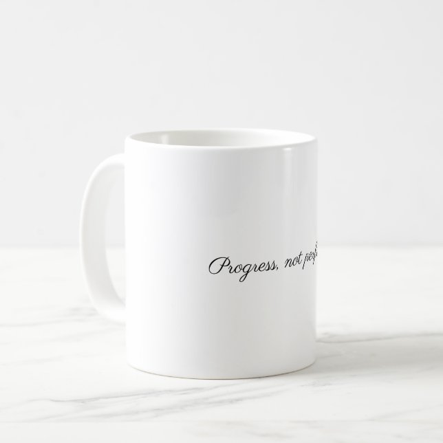 Mug "Progress, Not Perfection" Elegant Quote in Black  (Devant gauche)