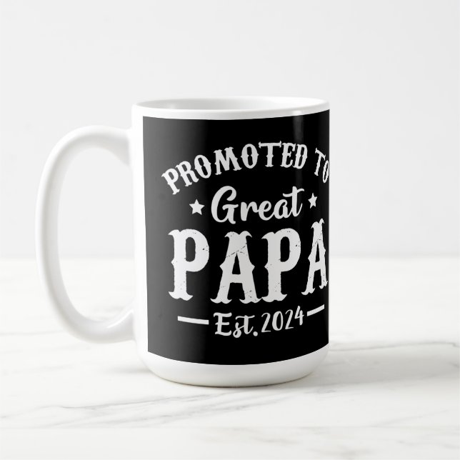 Mug promu à grand papa est t-shirt 2024 (Gauche)