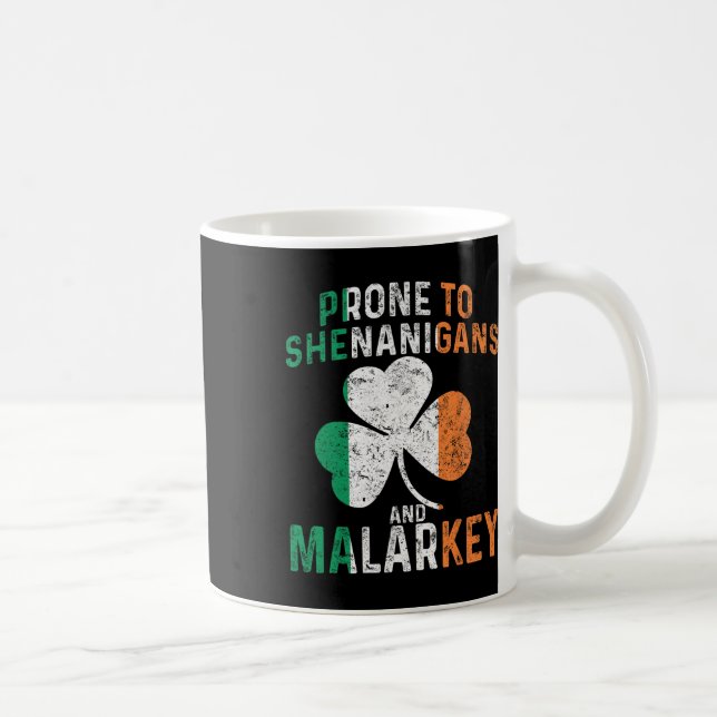 Mug Prone à des bêtises et à des sottises Drôle de Sai (Droite)