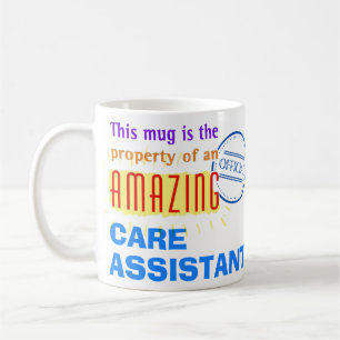 Mug Propriété d'un(e) assistant(e) de soins incroyable