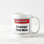 Mug Prudence Grumpy Vieux Homme<br><div class="desc">Ce vieux design grincheux est classique pour votre grand-père, votre père ou juste un vieil ami grincheux. D'abord vous avez une boîte rouge rectangulaire avec un contour noir et à l'intérieur qui est le mot Attention, fait dans une police blanche avec un contour noir. En dessous, en noir, se trouve...</div>
