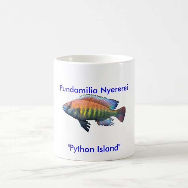 Mug Pundamilia Nyererei (Centre)