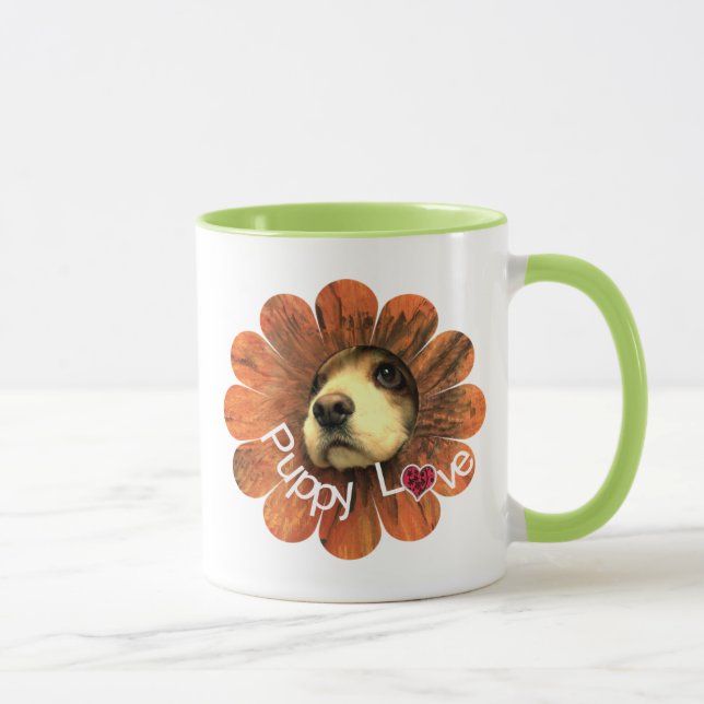 Mug Puppy Love Peeking d'une fleur (Droite)