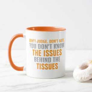 Mug QUESTIONS et TISSUS sur le BLANC clair