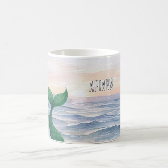 Mug Queue de sirène verte sur coucher de soleil océani (Centre)