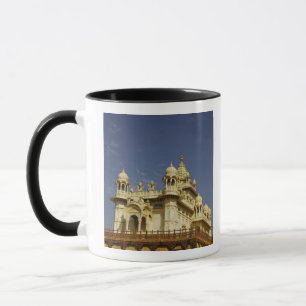 Mug Rajasthan, Inde Une femme debout à et accident