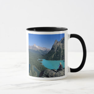 Mug Randonneur surplombant le lac de couleur turquoise