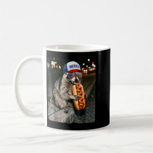 Mug Raton laveur mignon mangeant un hot-dog mème drôle