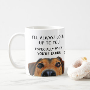 Mug Recherchez à vous le jour de mère drôle du chien