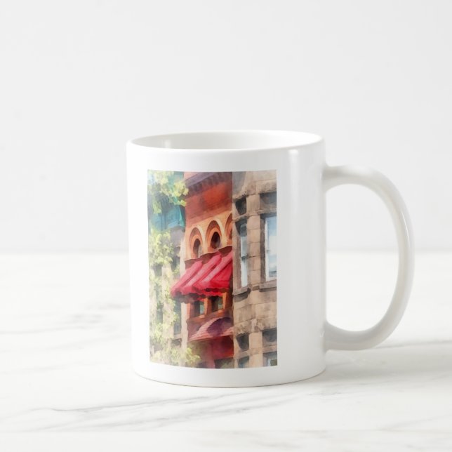 Mug Red Awen sur Brownstone Hoboken NJ (Droite)