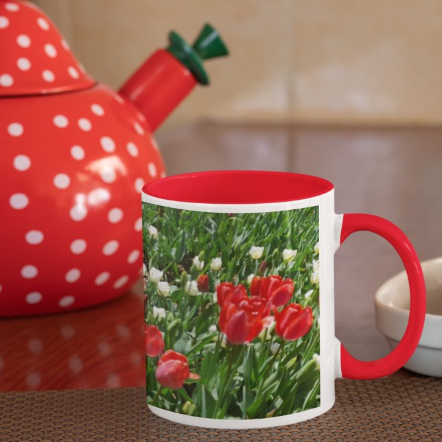Mug Red Tulip Flower Field Nature Photographie (Créateur téléchargé)