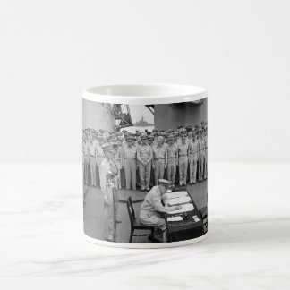 Mug Reddition du Général MacArthur Signing The