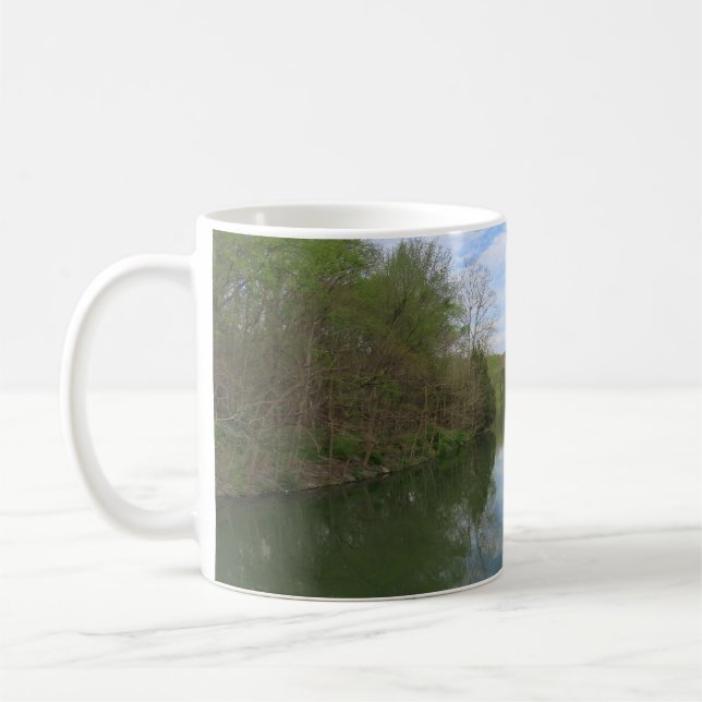 Mug Réflexions sur le lac Radnor Nuageux (Gauche)