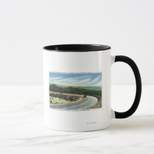Mug Regardez une courbe rapide du Hwy commémoratif