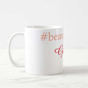 Mug reine de beautéhashtag rouge clair ajouter nom fil