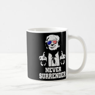Mug Renoncer au président Donald Trump sur le doigt d'