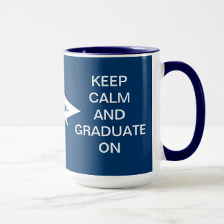 Mug Restez calme et diplômé sur bleu et blanc marine